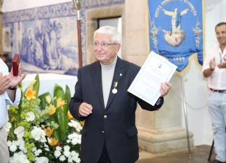 Atribuição da Medalha de Mérito do Município de Moura ao padre Vítor Melícias
