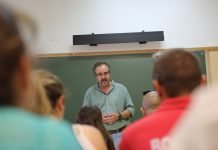 Presidente da Câmara Municipal de Moura ofereceu fichas de atividades a alunos do 2º ciclo