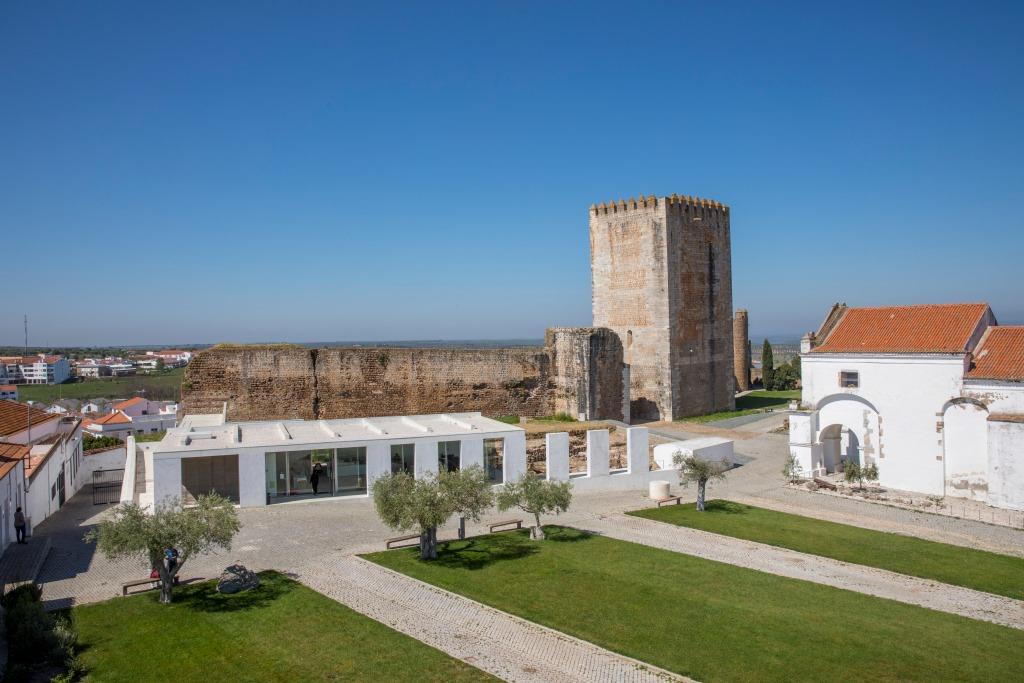 Castelo de Moura