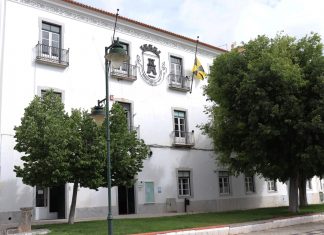 Decretado dia de luto municipal pelo falecimento de Mário Zambujal