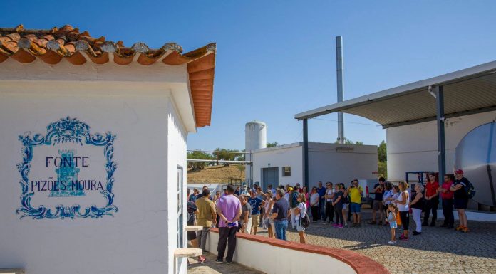 Assinatura do protocolo entre o Município de Moura e a Mineraqua