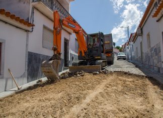 Começaram os trabalhos de pavimentação na Rua do Areeiro