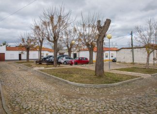 Largos do Bairro 25 de Abril alvo de intervenções